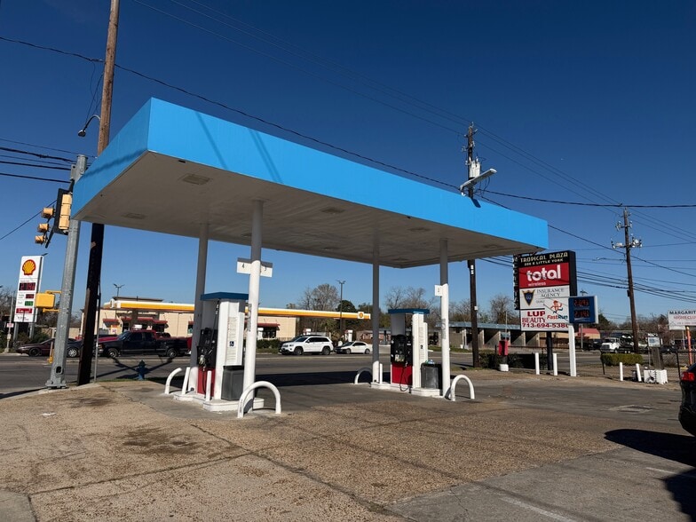 More Photos Of 204 E Little York Rd, Houston Service Station For Sale