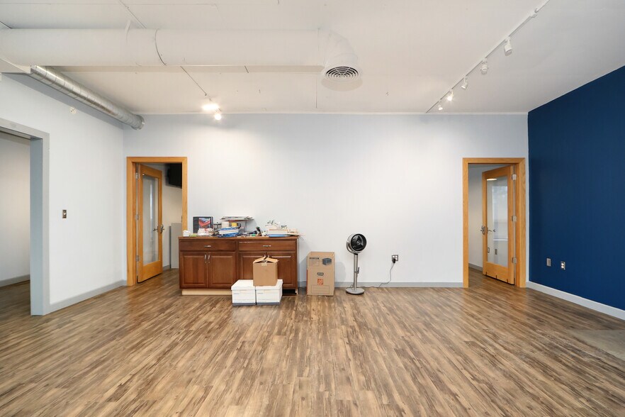 More Photos Of 1125 Westport Dr, Manhattan Office For Lease