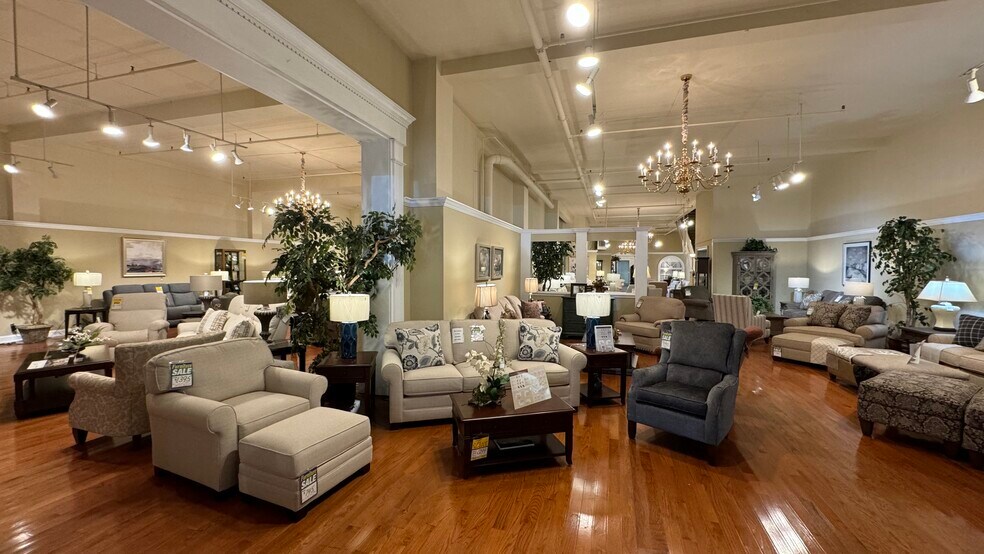 More Photos Of 223 Northampton St, Easton Apartments For Sale