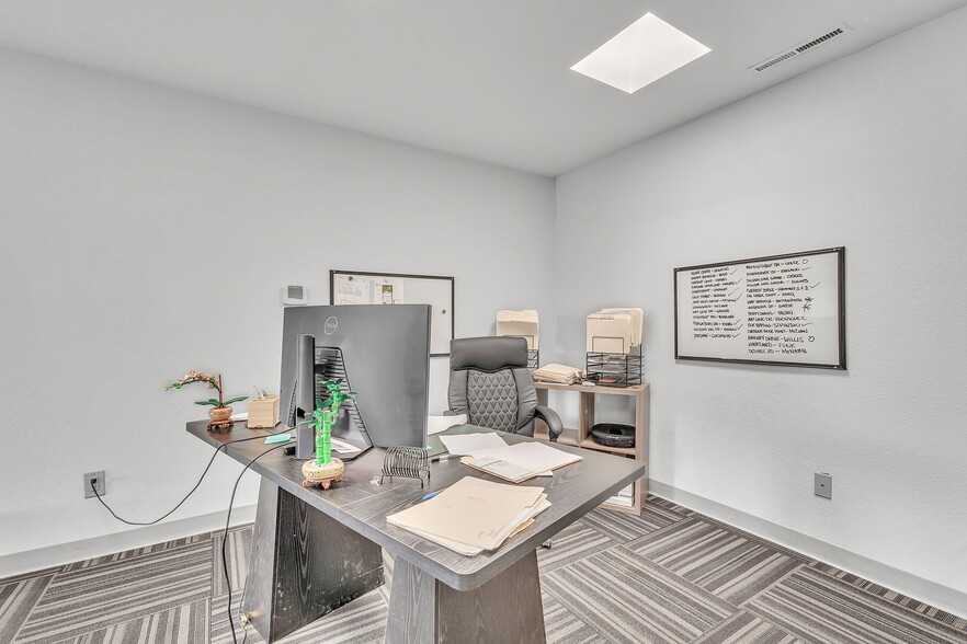 More Photos Of 2128 E Bijou St, Colorado Springs Freestanding For Lease