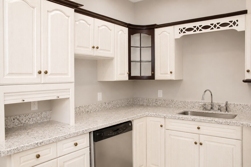 More Photos Of 3016 E Villa Maria Rd, Bryan Freestanding For Sale