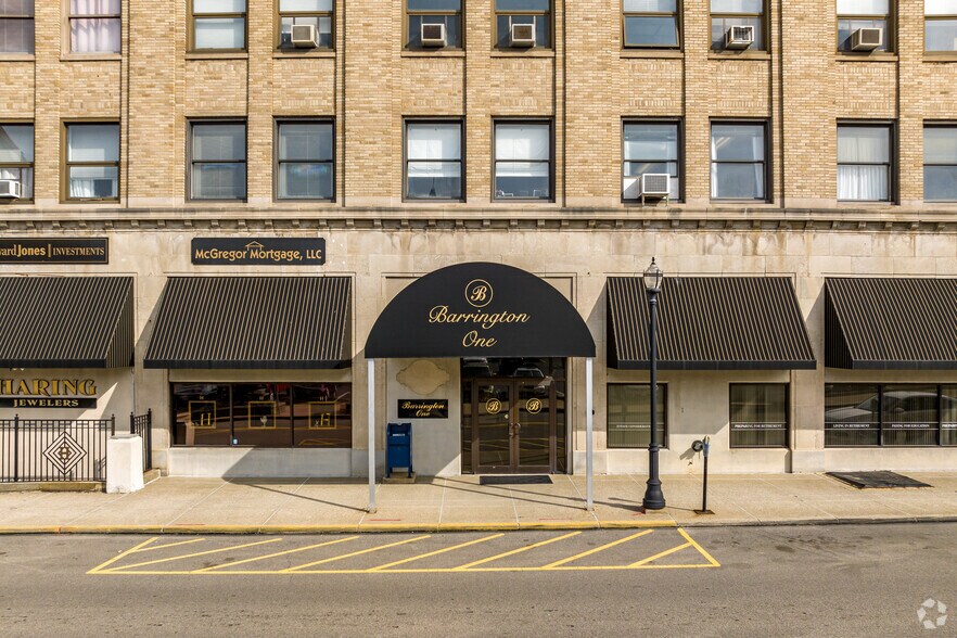 More Photos Of 13 Park Ave W, Mansfield Office For Lease