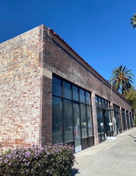 Primary Photo Of 715-725 N Los Robles Ave, Pasadena Storefront Retail Office For Lease