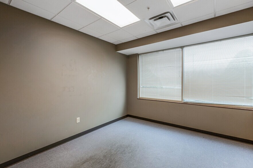 More Photos Of 245 Village Center Pky, Stockbridge Medical For Lease