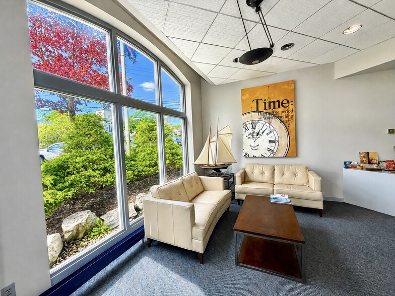 More Photos Of 102 Washington St, Manlius Office For Sale