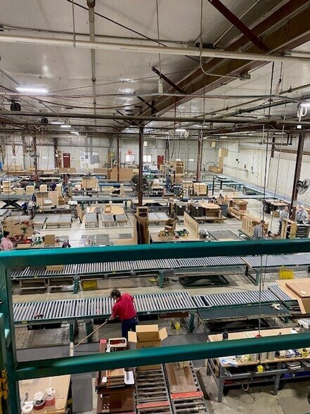 More Photos Of 3931 37th Ave SW, Fargo Manufacturing For Lease