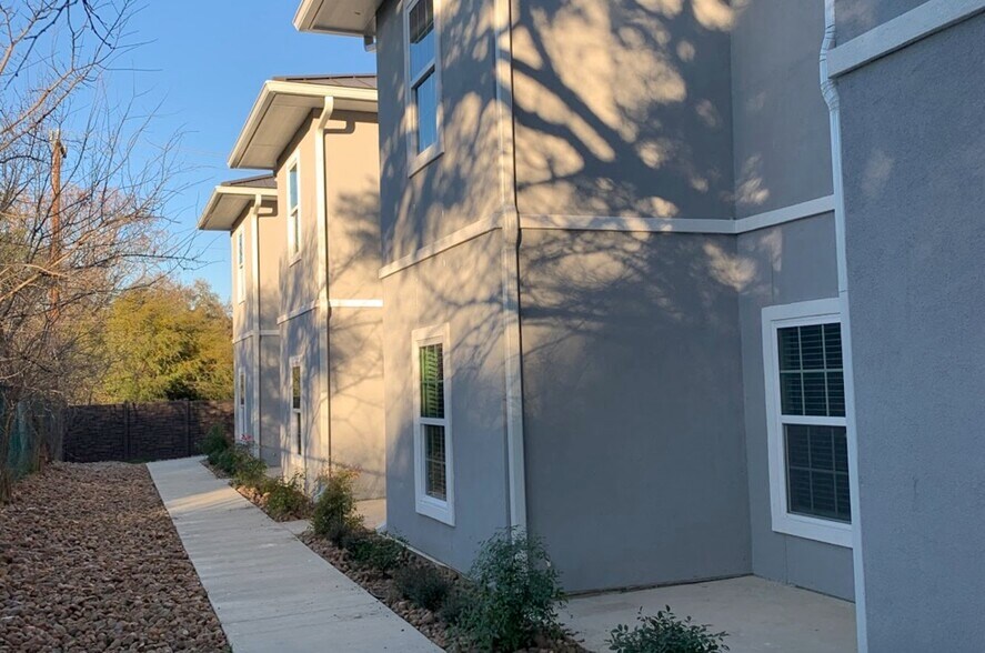 Primary Photo Of 10503 West Ave, San Antonio Apartments For Sale