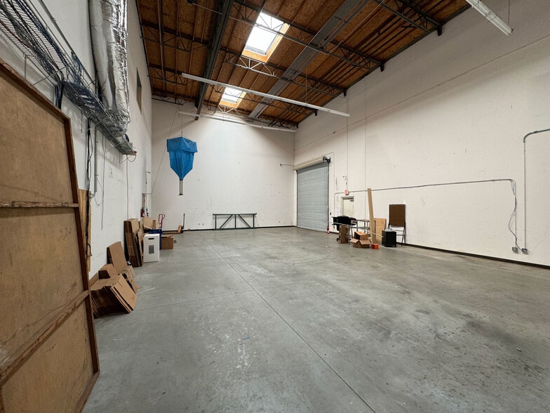 More Photos Of 29033 Avenue Sherman, Valencia Loft Creative Space For Sale