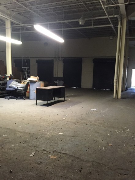 More Photos Of 132-140 Saw Mill River Rd, Yonkers Warehouse For Lease
