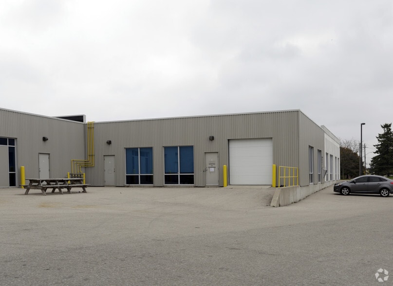 More Photos Of 60 Bathurst Dr, Waterloo Manufacturing For Lease