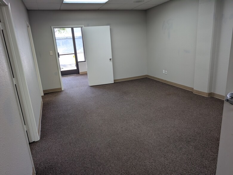 More Photos Of 2828 University Ave, San Diego Multifamily For Sale