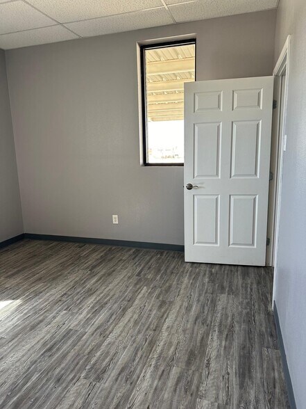 More Photos Of 11663 Rick St, Odessa Industrial For Lease