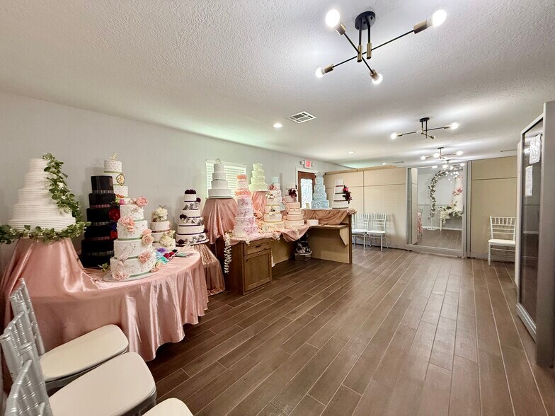 More Photos Of 2208 Strawberry Rd, Pasadena Office Residential For Sale