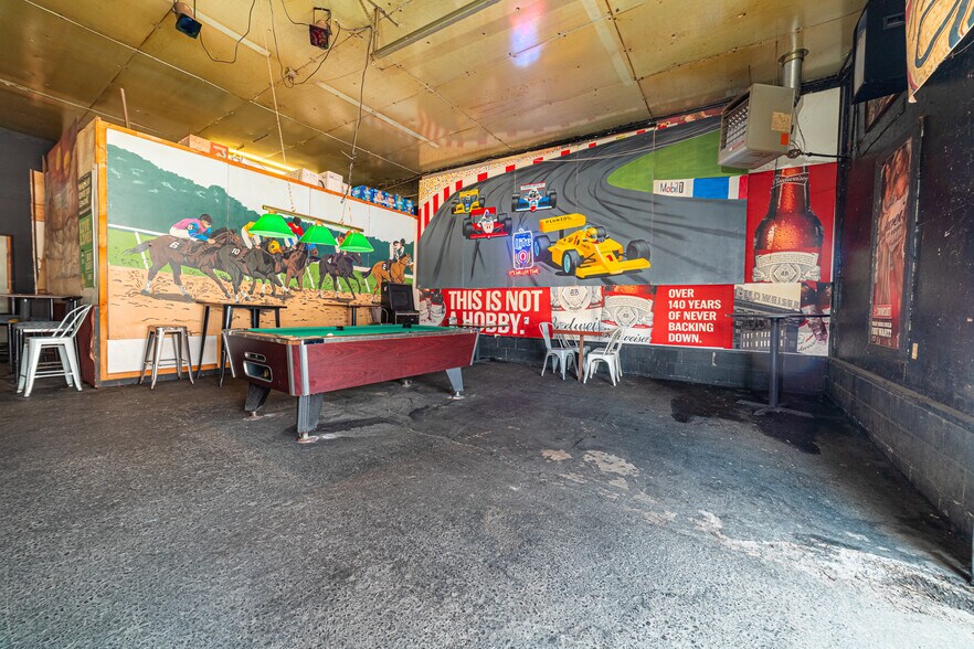 More Photos Of 689 Cedar St, Coshocton Bar For Sale