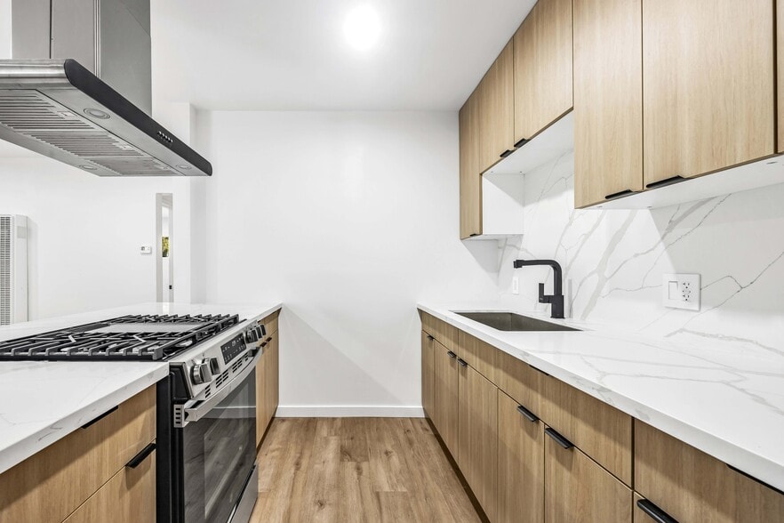 More Photos Of 5745 Arroyo Dr, Los Angeles Apartments For Sale