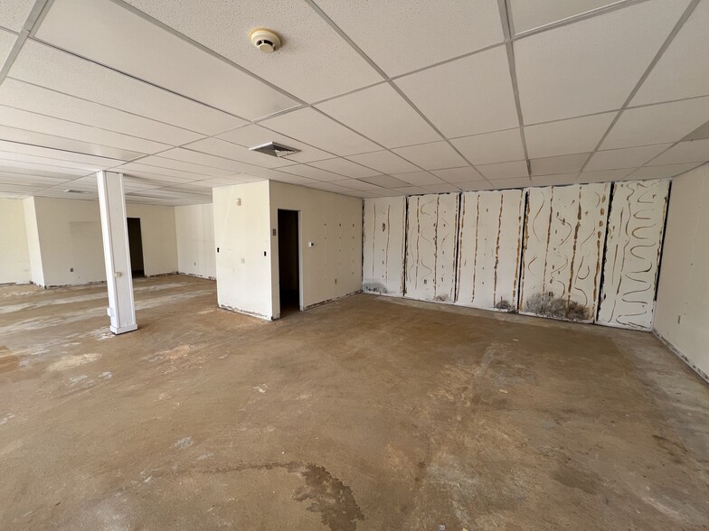 More Photos Of 288 E Main St, Branford Office For Lease