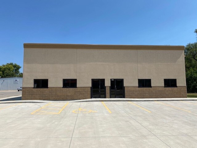 More Photos Of 206 N West St, Wichita Industrial For Lease
