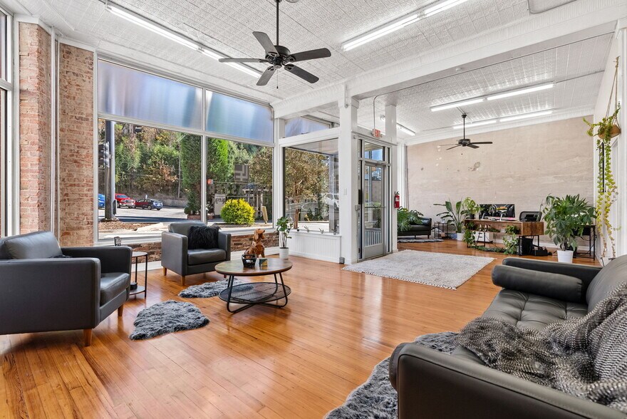 More Photos Of 489 Main St, Canton Office For Lease