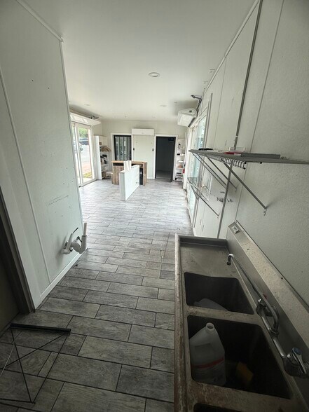More Photos Of 952 W Tharpe St, Tallahassee Convenience Store For Sale