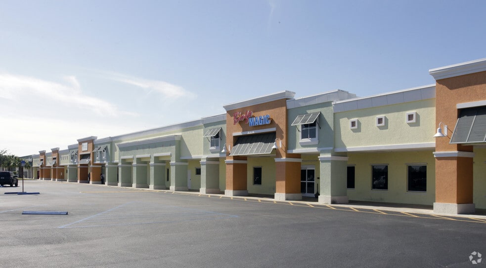 More Photos Of 839 S Congress Ave, Palm Springs Freestanding For Sale