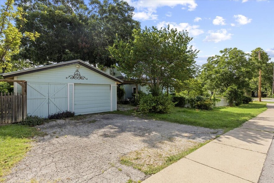More Photos Of 702 E Main St, Round Rock Office Residential For Sale