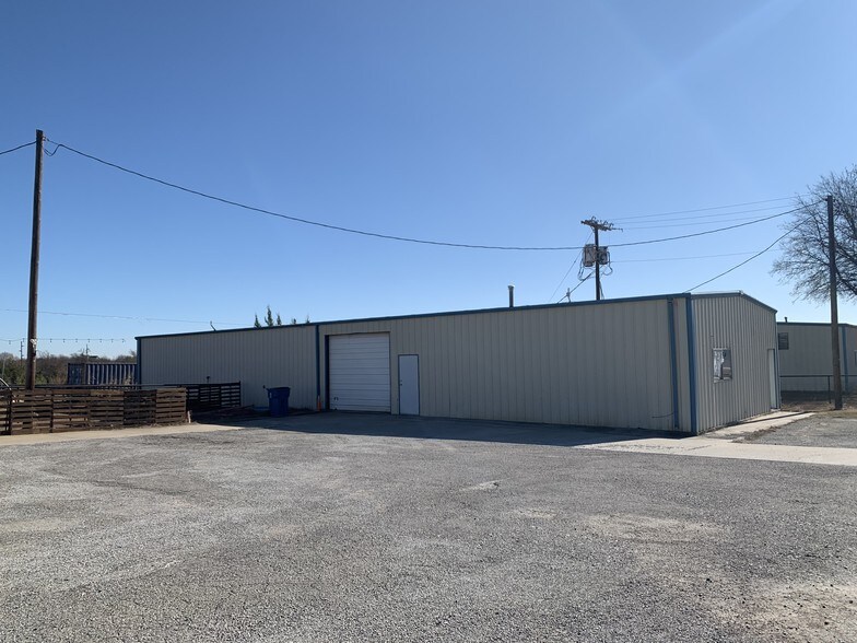 More Photos Of 309 S US Highway 69, Trenton Industrial For Lease