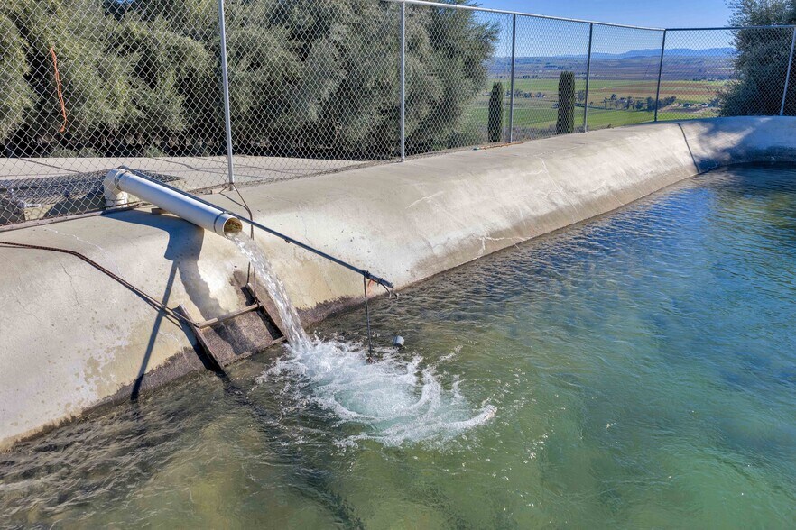 More Photos Of 1990 46, Shandon Land For Sale