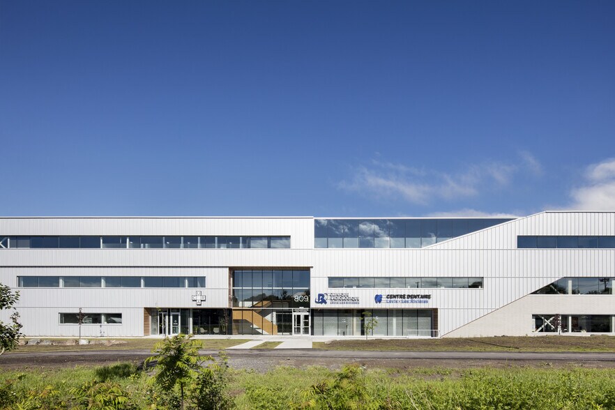 More Photos Of 809 Rte Des Rivières, Lévis Medical For Lease