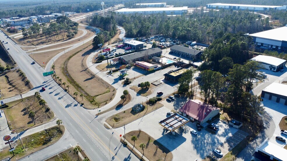 Primary Photo Of 1116 Hummingbird Ln, Hardeeville Freestanding For Sale