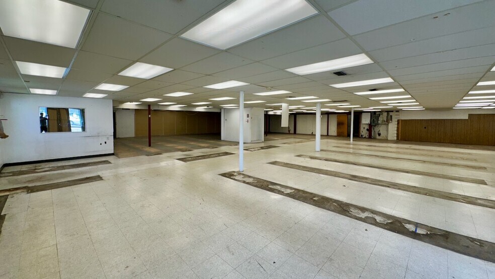 More Photos Of 3107 Spring Hill Ave, Mobile Freestanding For Sale