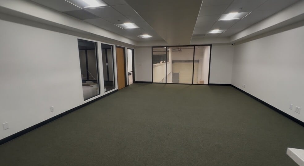 More Photos Of 4125 Market St, Ventura Light Manufacturing For Sale