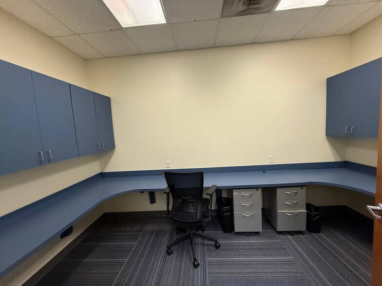 More Photos Of 504-604 E Rosedale St, Fort Worth Unknown For Lease