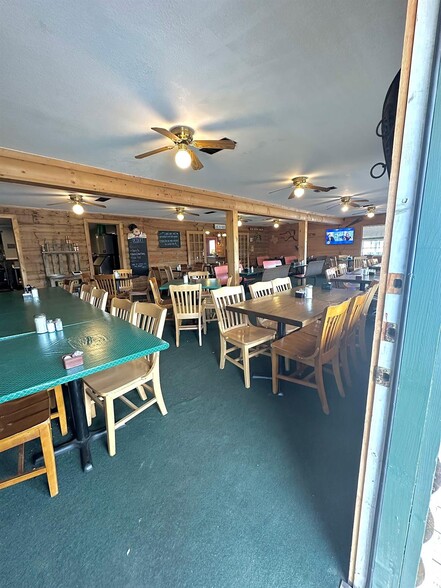 More Photos Of 899 E Lennon Dr, Emory Restaurant For Sale
