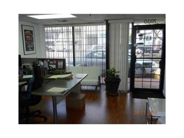 More Photos Of 7030-7038 NW 50th St, Miami Warehouse For Lease