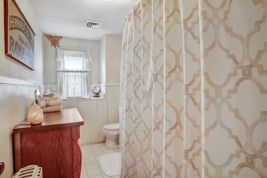 More Photos Of 104 N Main St, Boonsboro Apartments For Sale