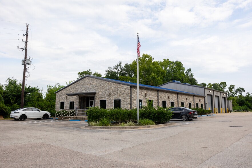 More Photos Of 8810 Fm 1960 Bypass Rd W, Humble Warehouse For Sale