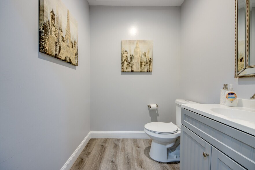 More Photos Of 12771 World Plaza Ln, Fort Myers Medical For Sale