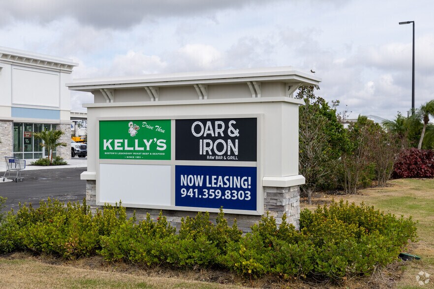 More Photos Of 8710 US Highway 301, Parrish General Retail For Lease