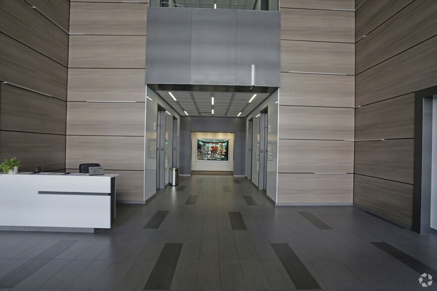 More Photos Of 1640 S Sepulveda Blvd, Los Angeles Office For Lease