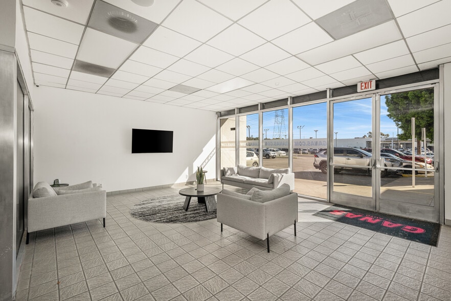 More Photos Of 8559 Artesia Blvd, Bellflower Auto Dealership For Sale