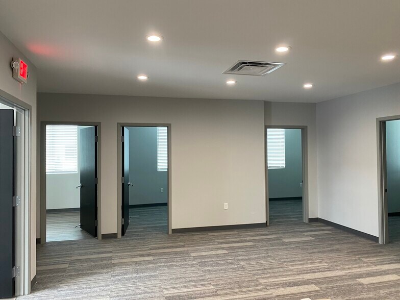 More Photos Of 2645 W State Rd 426, Oviedo Unknown For Lease