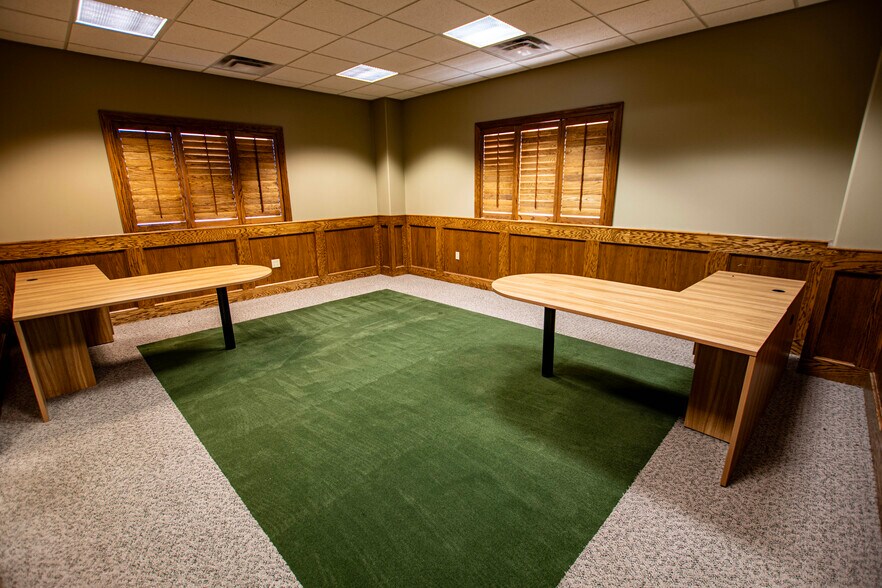 More Photos Of 17231 Bel-Ray Pl, Belton Office For Lease