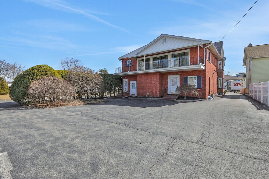 More Photos Of 411 Albany Ave, Kingston Storefront Retail Office For Sale