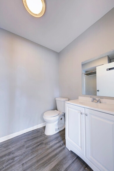 More Photos Of 36050 Goddard Rd, Romulus Auto Repair For Sale