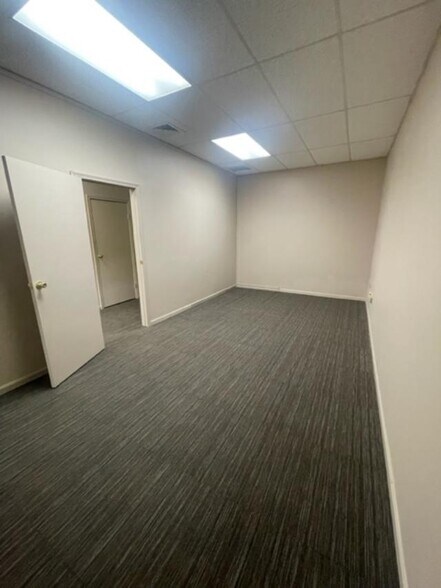 More Photos Of 6550 Lower York Rd, New Hope General Retail For Sale