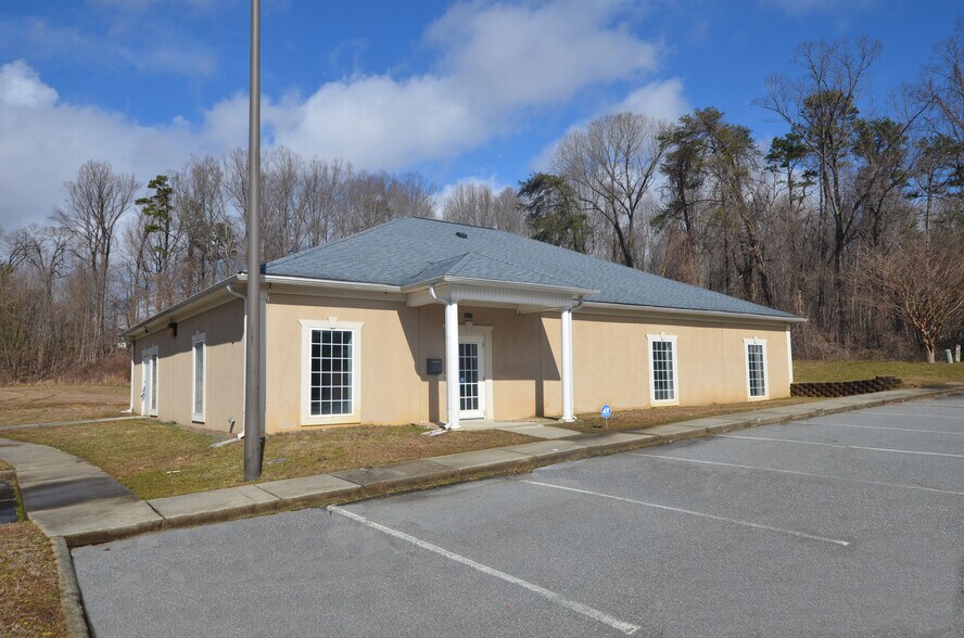More Photos Of 2245-2290 Premier Park, Winston-Salem Office For Lease
