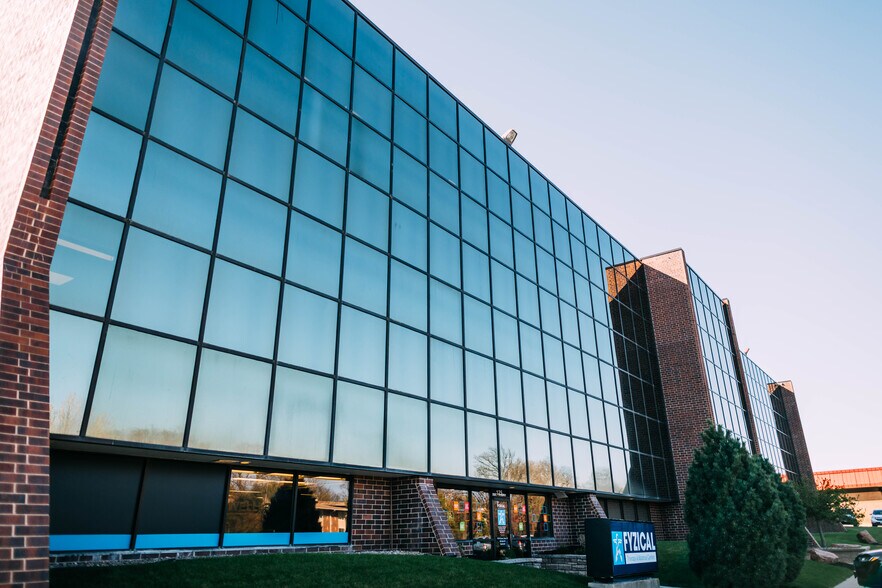 More Photos Of 770 N Cotner Blvd, Lincoln Office For Lease