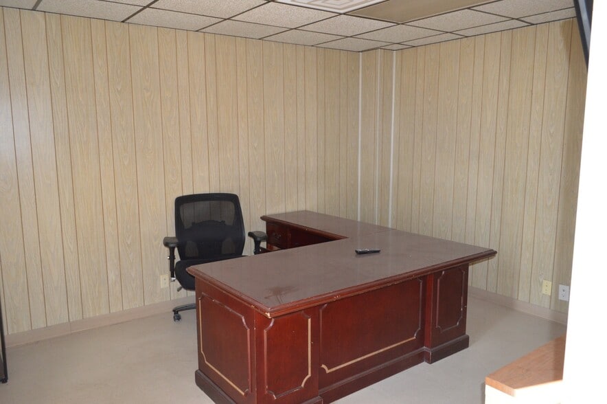 More Photos Of 5508 S FM 1788, Midland Warehouse For Sale