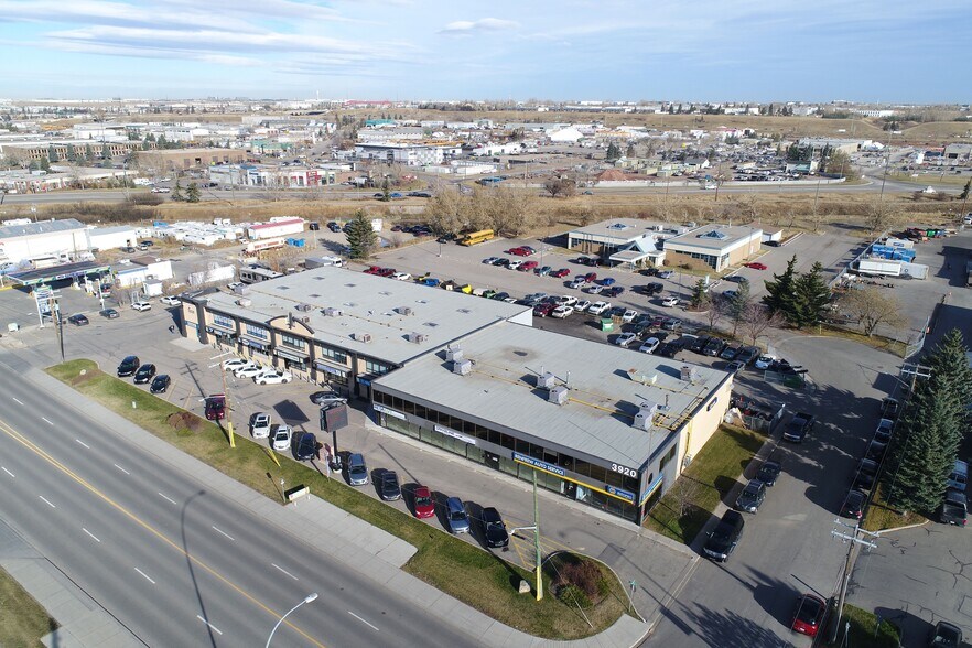 More Photos Of 3920 Edmonton Trl NE, Calgary General Retail For Lease