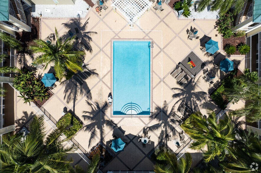 More Photos Of 411 S Krome Ave, Florida City Hotel For Sale